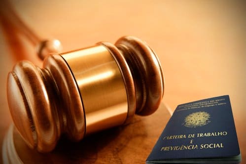 Na recuperação judicial os danos morais devidos a empregado possui natureza trabalhista