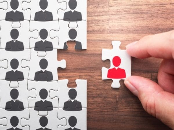 ajudar novos funciona?rios a se adaptar no ambiente de trabalho ajudar novos funcionários a se adaptar no ambiente de trabalho
