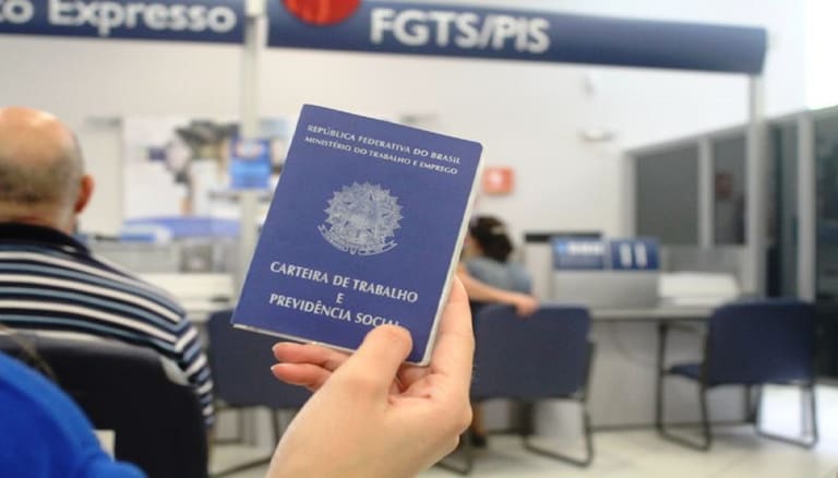 Quem tem R$ 1.045 no FGTS vai sacar o valor integral em 2020? Saiba!