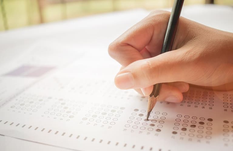 Mentiras que te afastam da sua aprovação em Concursos Públicos