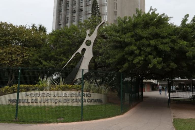 Covid: Tribunal nega bloqueio de R$ 2,4 milhões de prefeitura do Vale do Itajaí 