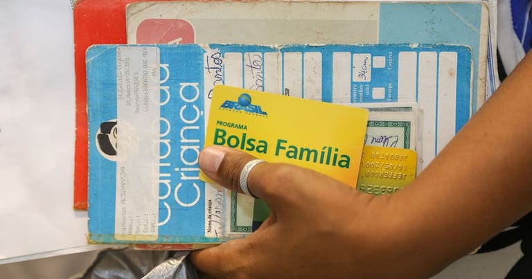 Auxílio Auxílio: governo não vai pagar adicional de novembro