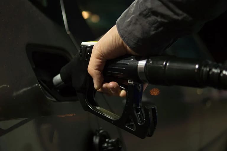 gasolina Gasolina deve iniciar 2022 com queda na média nacional