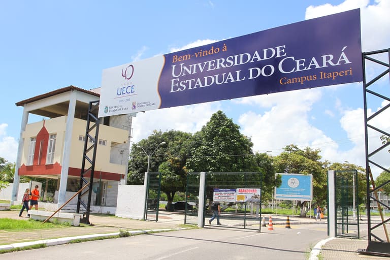 UECE divulga nova chamada de aprovados no Vestibular 2023/2 via ENEM