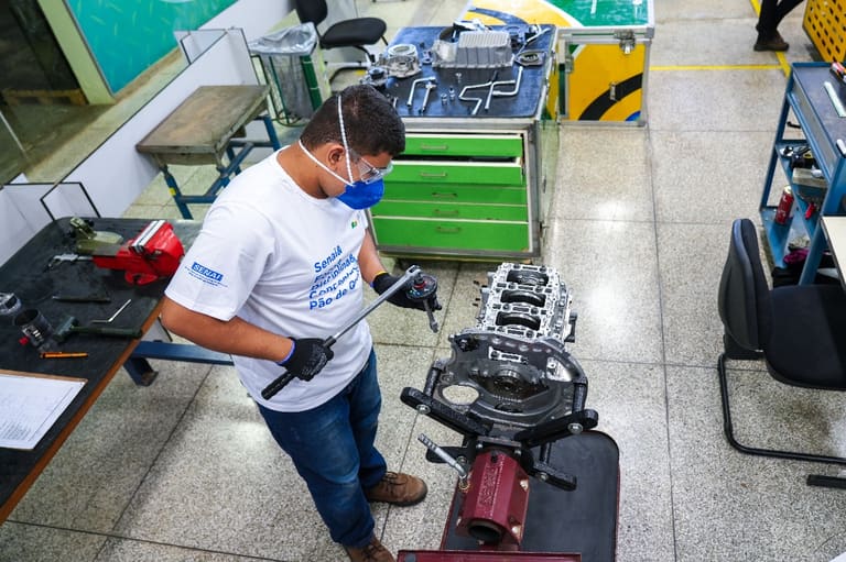 Concurso CRT RJ: novo edital para nível médio e técnico; confira salários Concurso CRT RJ: novo edital para nível médio e técnico; confira salários