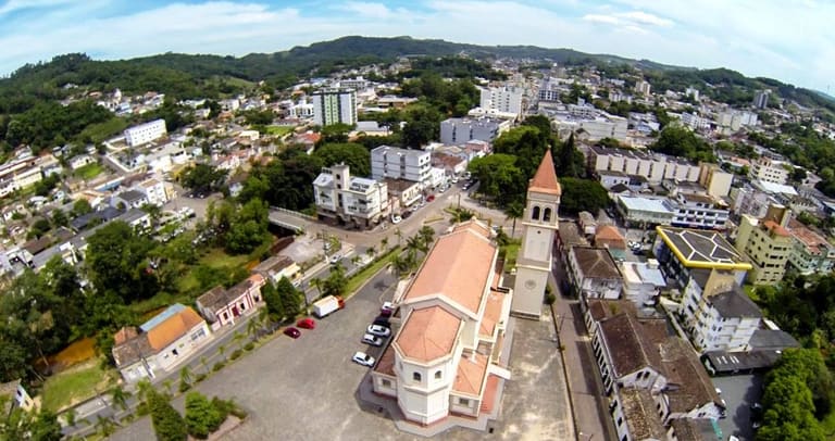 Urussanga (SC) abre concursos com 125 vagas para todos os níveis