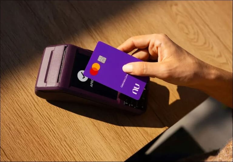 É possível garantir um valor extra com o Nubank? Entenda a relação da fintech com o FGTS