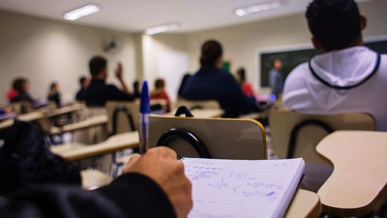 Bolsa Ensino Médio: ministro divulga data da primeira liberação