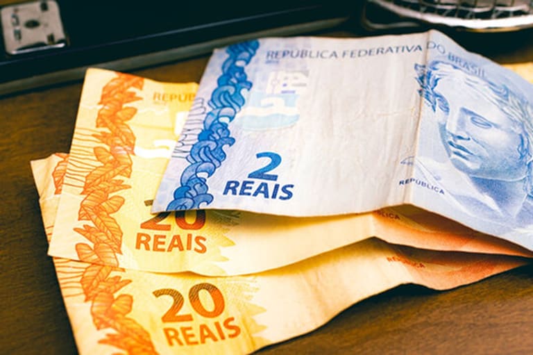 Notas de R$ 20 e R$ 2 Reais Avaliadas em Incríveis R$ 800,00