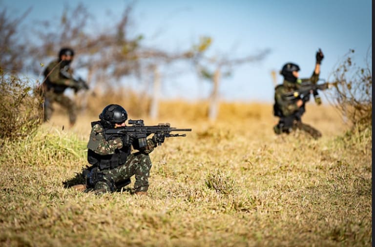 Quase 140 vagas! Veja lista de CONCURSOS EXÉRCITO abertos e com ótimos salários