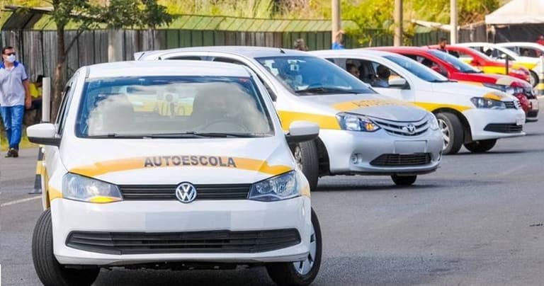 APROVADO projeto que estabelece nova regra para as AUTOESCOLAS