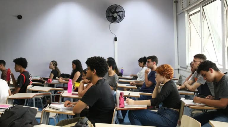 Reforma do Ensino Médio tem APROVAÇÃO no Senado; veja os pontos de mudança