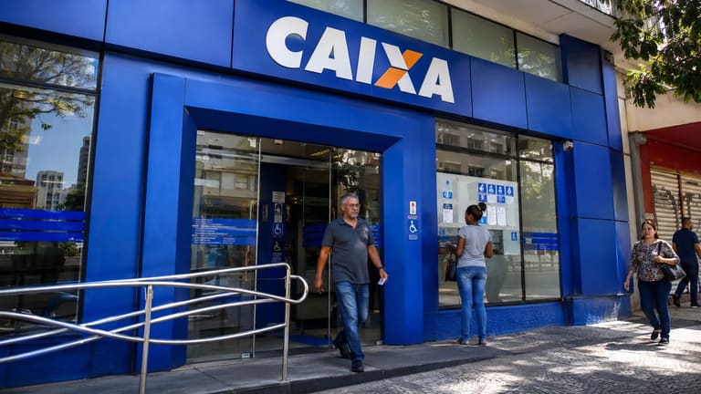 Fachada de agência da Caixa Econômica Federal, representando o período de alteração nos horários das loterias durante a Copa do Mundo de 2026.