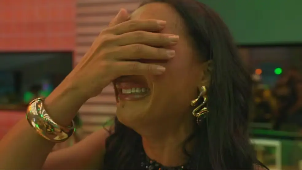 Madrugada intensa no BBB 26: festa, muitos beijos, choro e alerta sobre Jordana 2 Maxiane emocionada ao rever fotos de seu filho Joaquim durante a Festa da Líder no Big Brother Brasil.