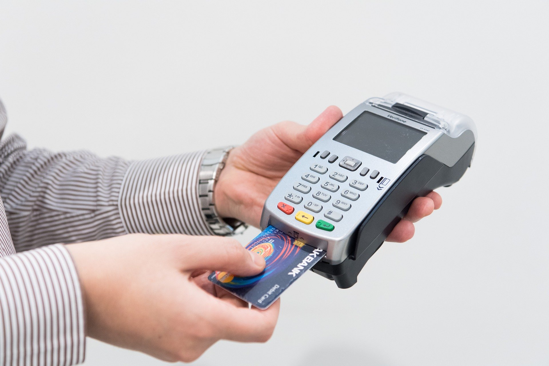 Безналичная оплата самозанятому. Оборудование для безналичных платежей. Bank Card Machine. Bank Card Card Machine. Payment Card.