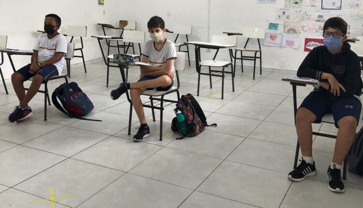 Voltar com as aulas presenciais pandemia brasil