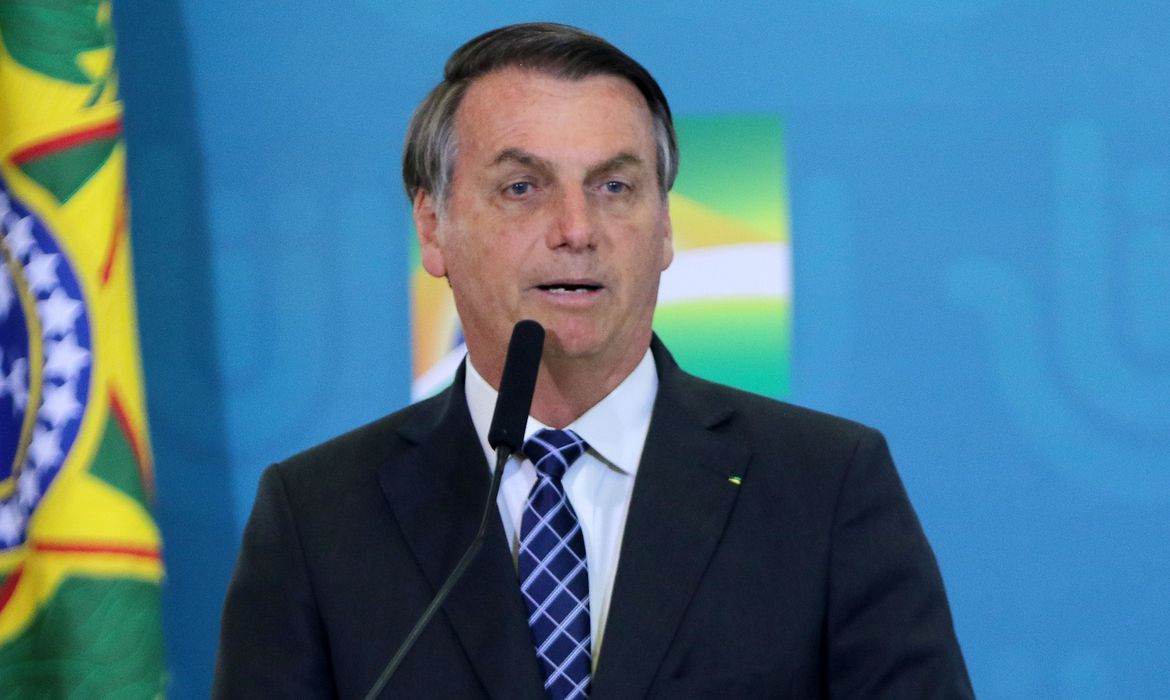 Bolsonaro volta a reclamar sobre valor do auxílio: 'Não é aposentadoria' -  Notícias Concursos