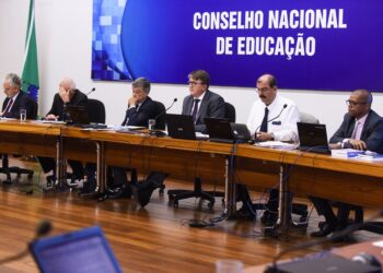 secretário costa e silva exonerado CNE MEC