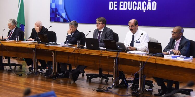 secretário costa e silva exonerado CNE MEC