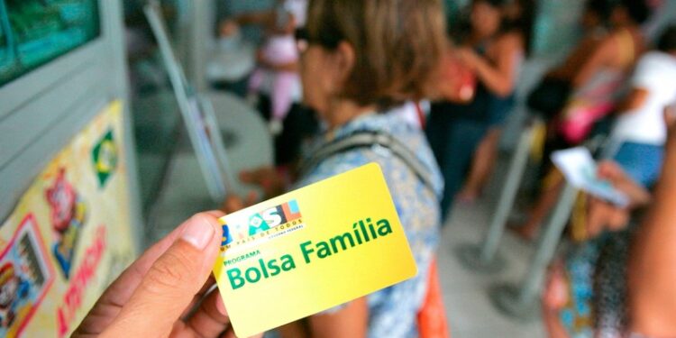 BOLSA-FAMÍLIA