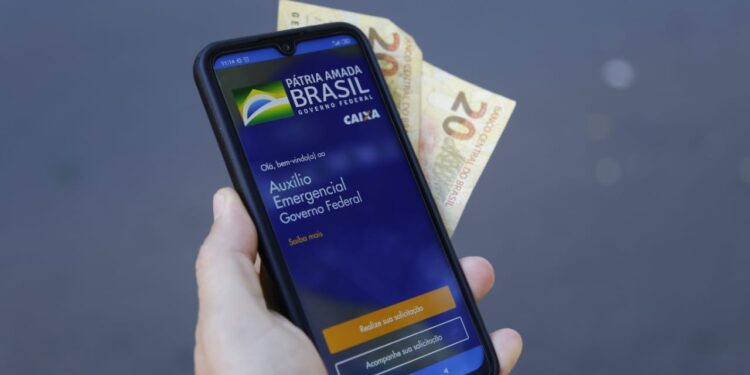 noticiasconcursos.com.br-2-beneficios-sao-antecipados-em-2021-copia-auxilio-emergencial-1