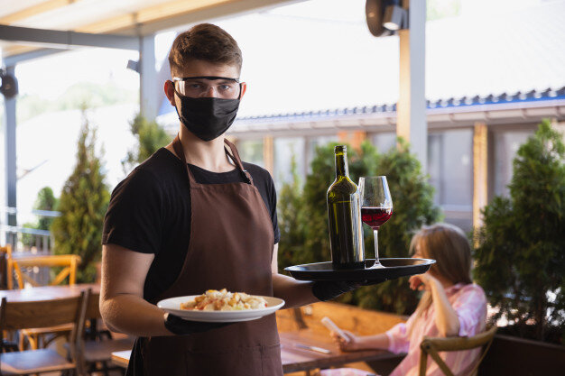 é seguro frequentar restaurantes na pandemia