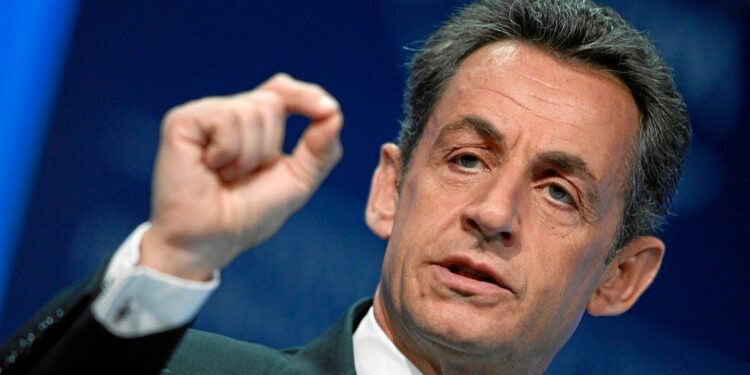 Sarkozy fura fila vacina