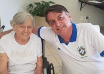 mãe Bolsonaro coronavac