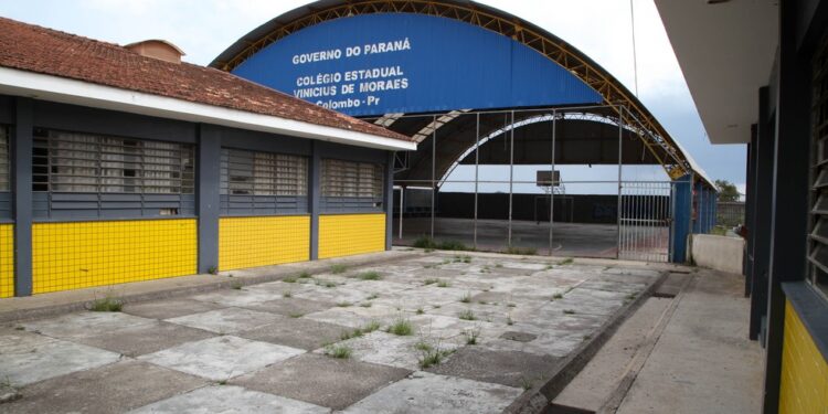 educação paraná volta às aulas