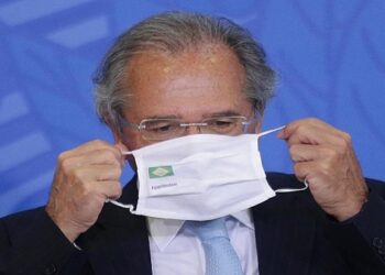 paulo guedes saúde economia