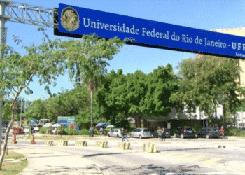 4UFRJ