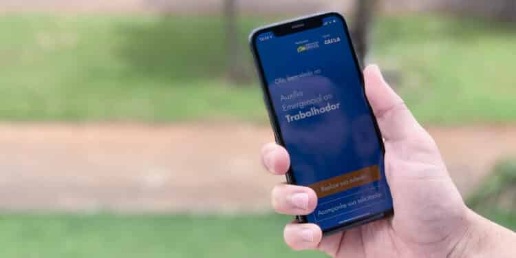 Auxílio Emergencial: Aplicativos falsos oferecem riscos