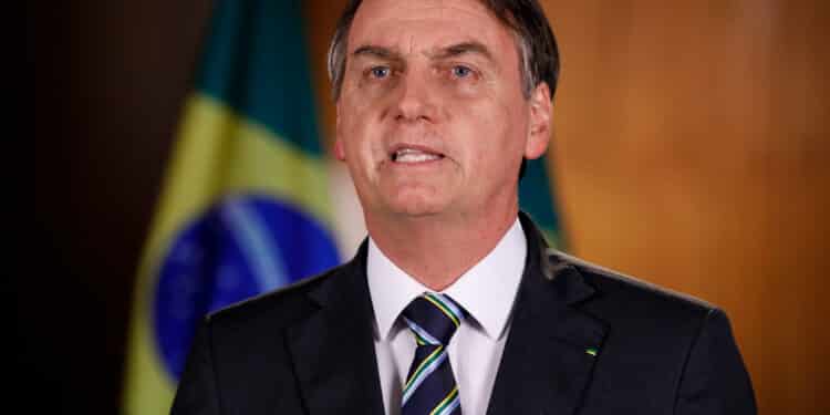 Bolsonaro sanciona lei para gastos fora da meta fiscal