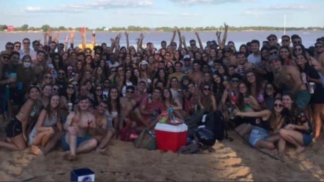 festa estudantes covid-19 argentina