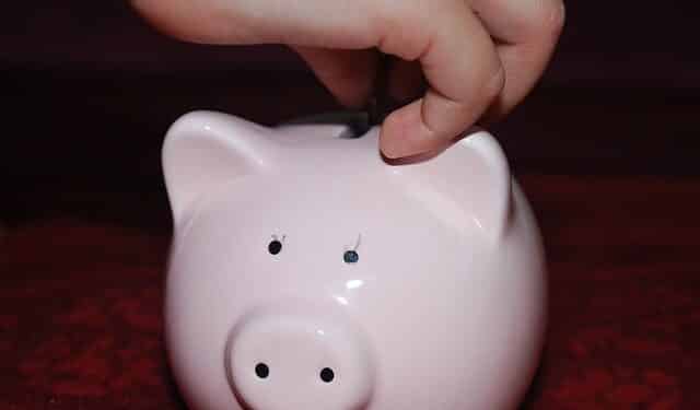 Poupança e o Seu Hábito Financeiro planejamento financeiro pessoal piggy-bank-477979-640