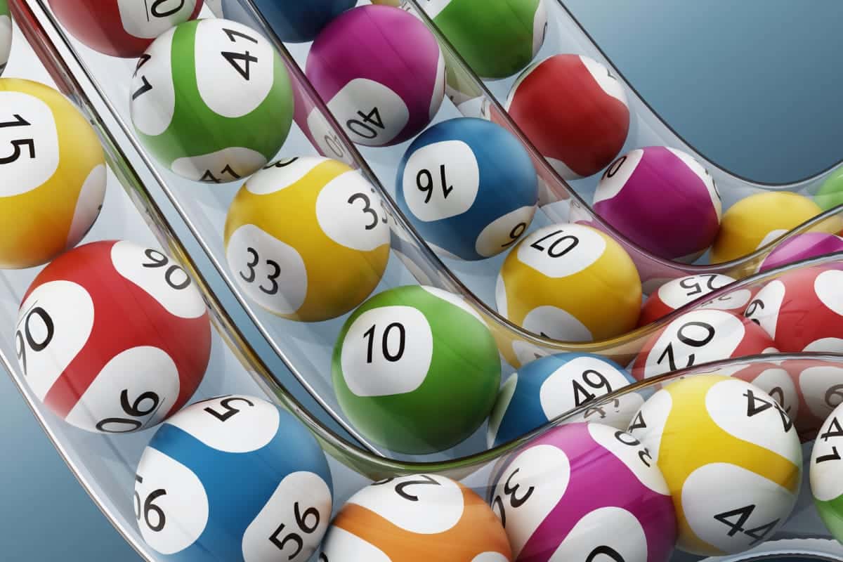 As probabilidades de levar uma graninha para casa nos sorteios da loteria australiana se mostra muito maior se comparada com a loteria norte-americana