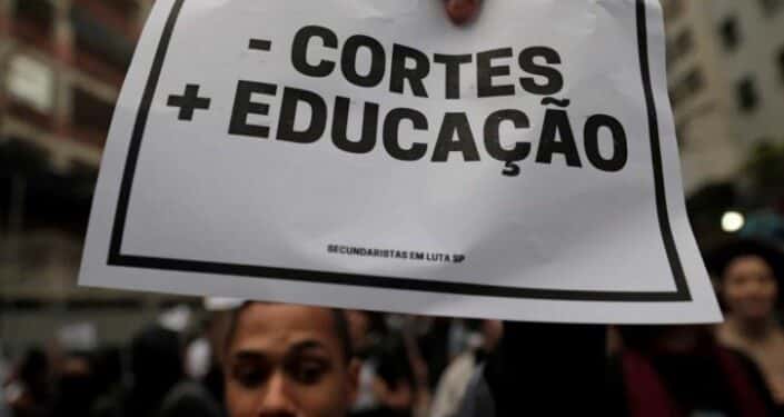 cortes na educação