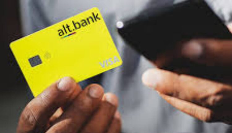 Alt.Bank oferece conta digital e cartão de crédito para negativados; conheça