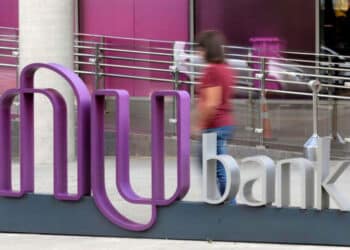 Nubank altera 3 itens em seu contrato; Confira as mudanças!