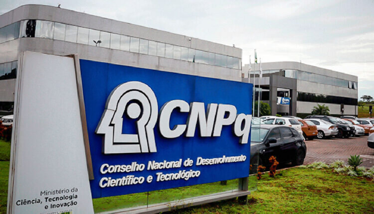 CNPq promete reestabelecer Lattes