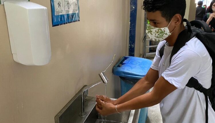 Governo lança programa para levar água potável para escolas