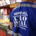 Fiscal da Sefaz AL durante ação de fiscalização em estabelecimento comercial.