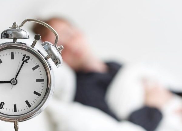 Como conseguir dormir mais cedo