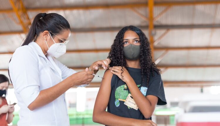 vacinação em escola municipal de Caruaru