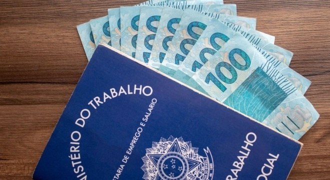 Acaba de sair EXCELENTE NOTÍCIA para brasileiros que trabalham com carteira assinada