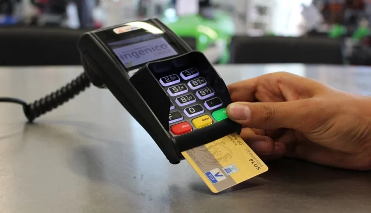 Uso de cartões de crédito sobe no Brasil; Veja benefícios e principais gastos