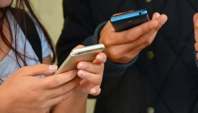 Nubank lança novo seguro de celular com cobertura para roubo e furto
