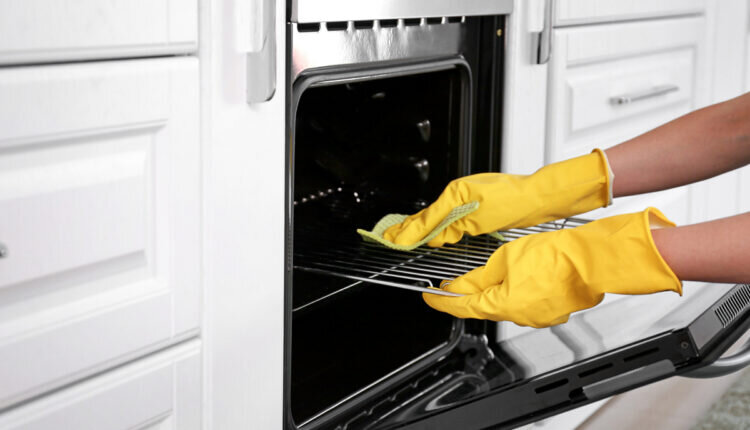 5 dicas para limpar forno de forma eficiente - Reprodução Canva