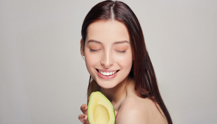 Como usar abacate no cabelo - Reprodução Canva