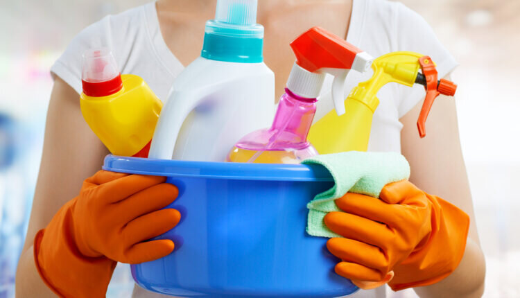 Como escolher desinfetantes para usar em casa - Reprodução Canva